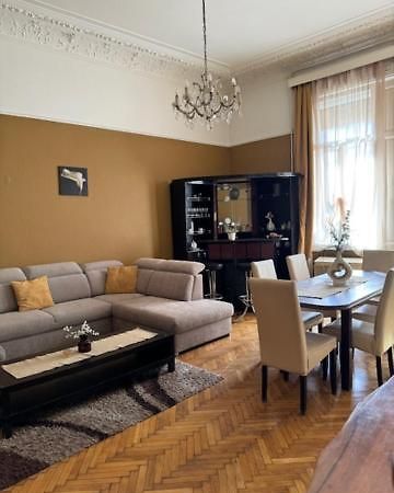 Izabella Home Budapest Exteriör bild