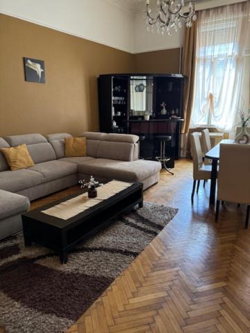Izabella Home Budapest Exteriör bild