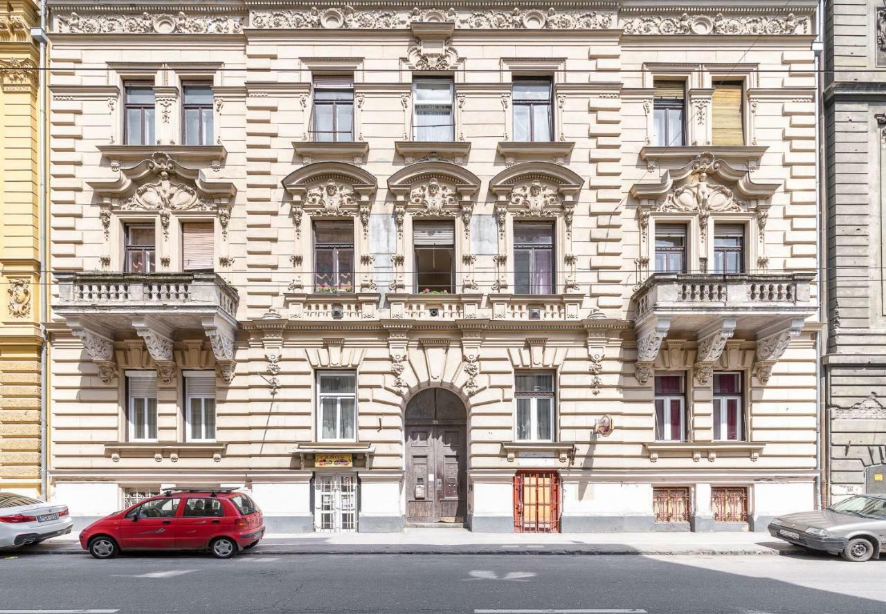 Izabella Home Budapest Exteriör bild