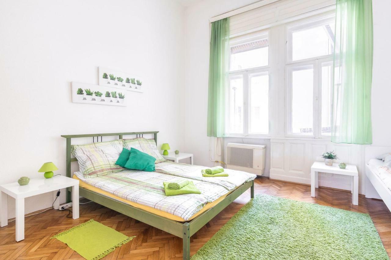 Izabella Home Budapest Exteriör bild