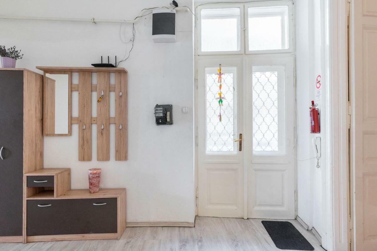 Izabella Home Budapest Exteriör bild