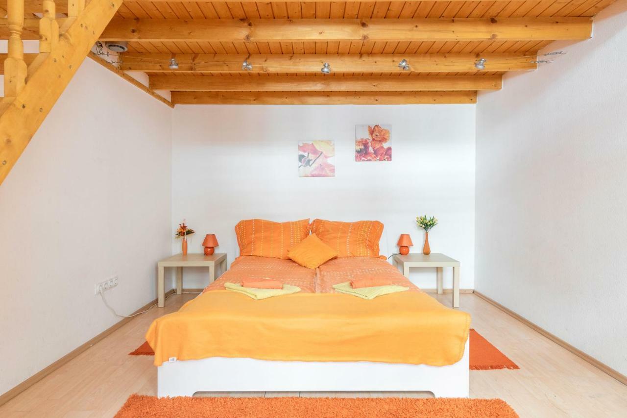 Izabella Home Budapest Exteriör bild