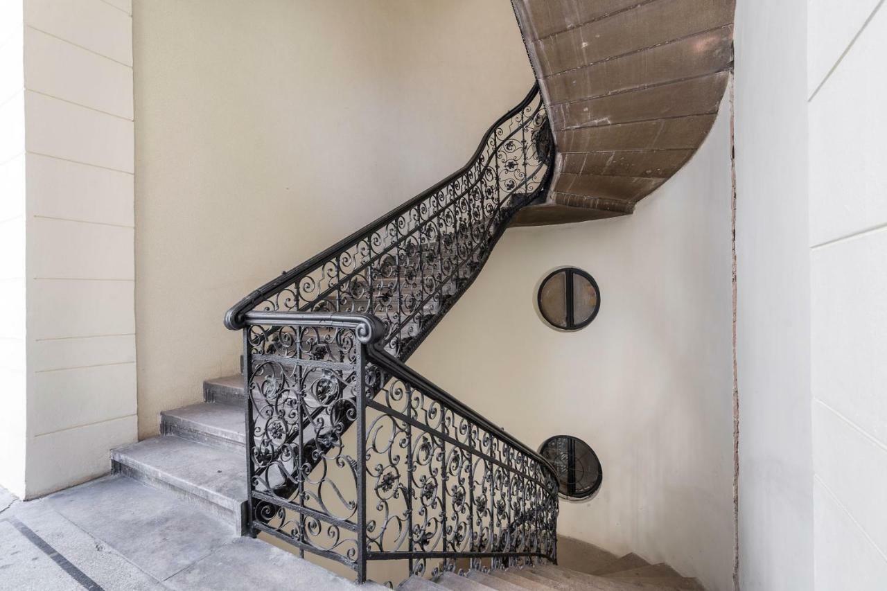 Izabella Home Budapest Exteriör bild